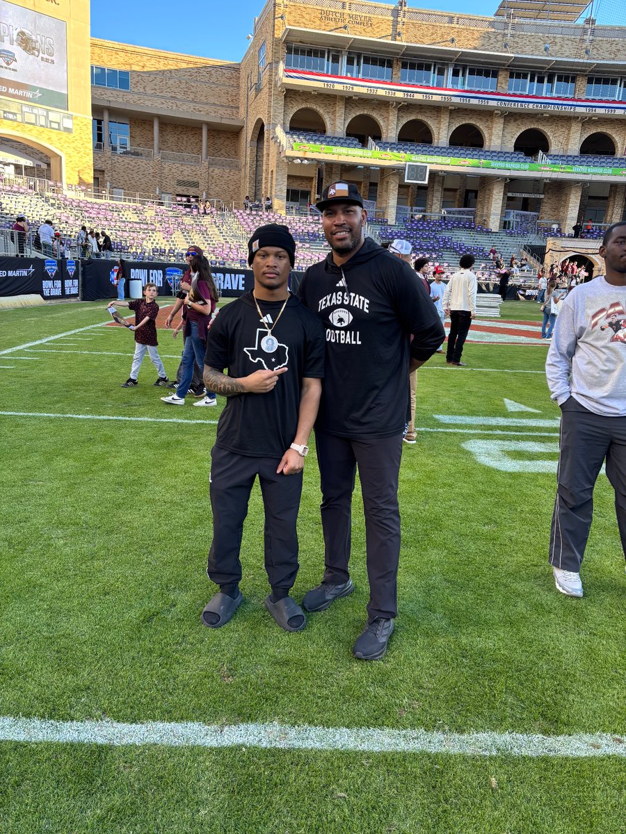 jtharris244's tweet photo. 🫡🫡🫡🤝🤝 Job Well Done‼️ @TXSTATEFOOTBALL @GJKinne @CoachNealy @Lincdog4 @CoachMart1nez @TrustMyEyesO @ArmedForcesBowl #TakeBackTexas #EatEmUp @RecruitTrinity #HardWorkPaysOff https://t.co/fkMODwppq5
