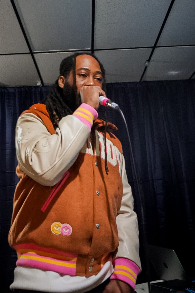 Bucky Malone 少し東京 tweet media