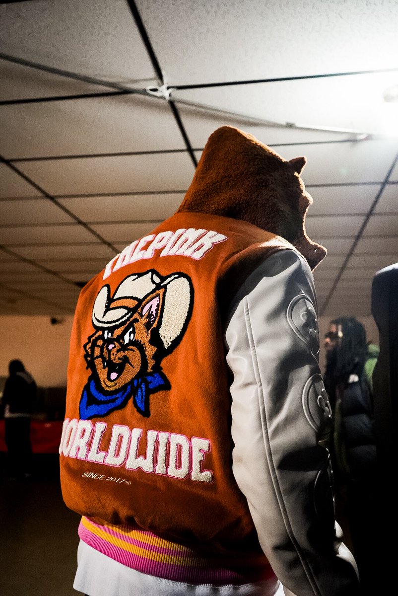 Bucky Malone 少し東京 tweet media