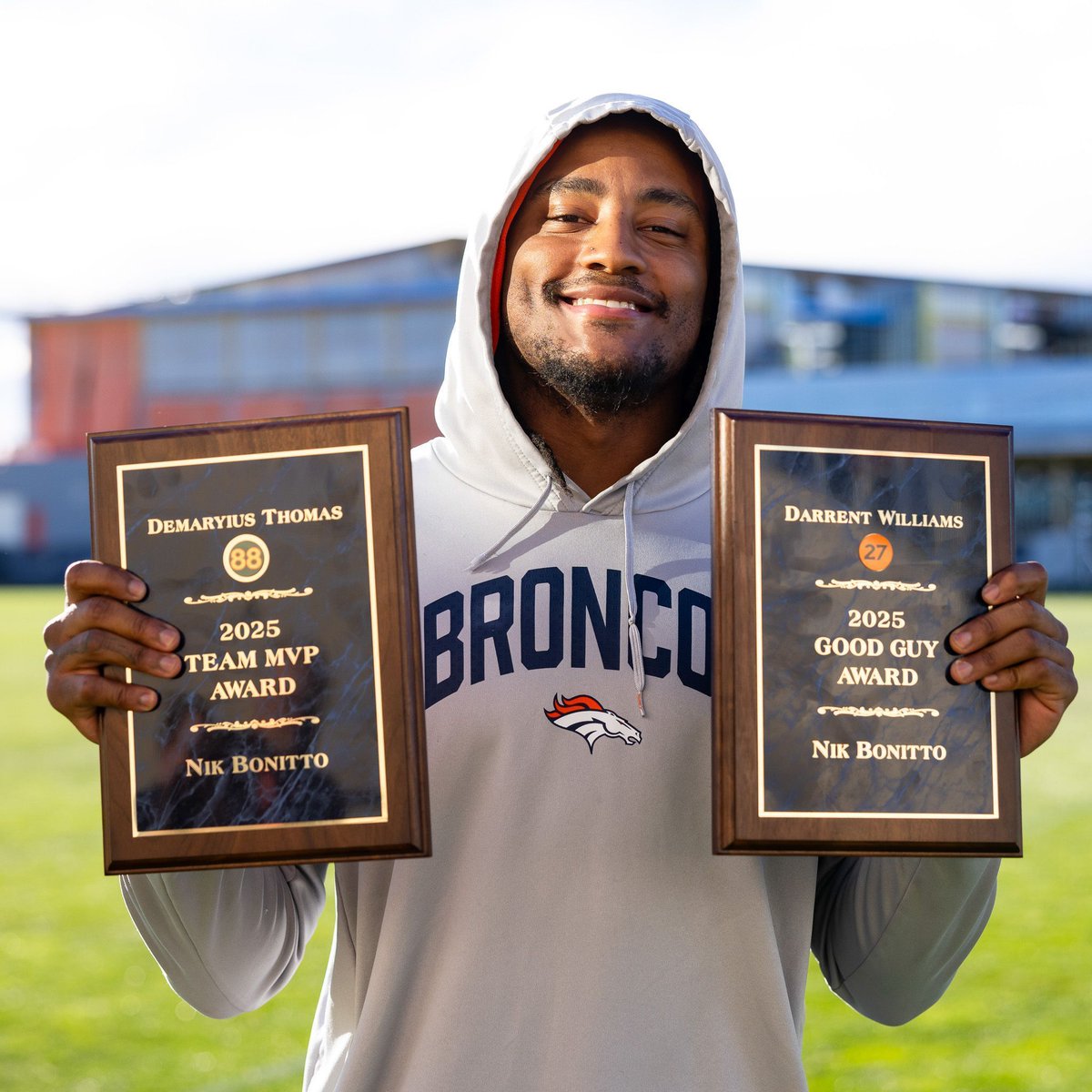 Congrats to @nikkkkbonitto on being named the recipient of the 2025 Demaryius Thomas Team MVP Award and Darrent Williams Good Guy Award, as voted on by the Denver local media. 👏