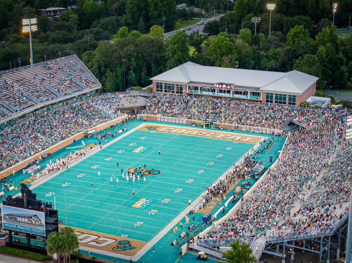 CarsonSloan9's tweet photo. Blessed to receive an offer from Coastal Carolina! @thebizofathlete @CoachBenado @CoastalFootball https://t.co/yPooyR9Zjq