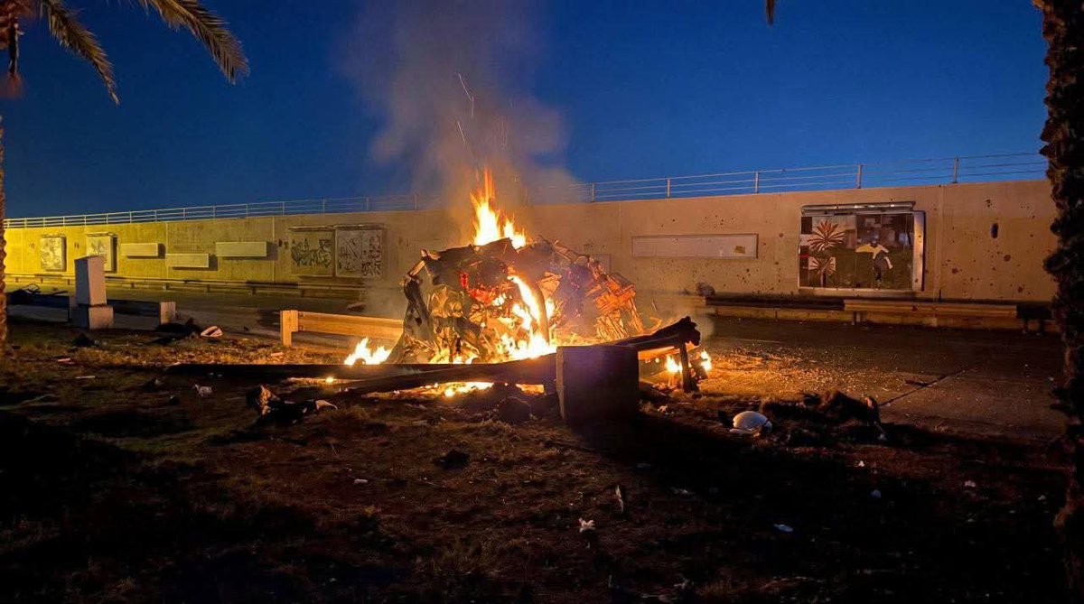 هنا احترق الجسد… ولم تحترق القضية.
هنا ارتقى القادة شهداء، فصار الرماد طريقًا، وصارت الدماء بوصلة.
رحلوا وبقيت مواقفهم نارًا تحرق الظلم، ونورًا يهدي الأحرار.