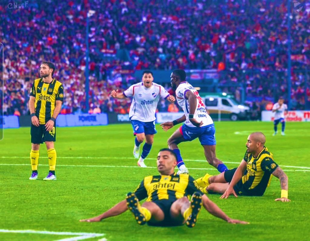 AxelTri🇨🇵 (@axeellbolso) on Twitter photo 