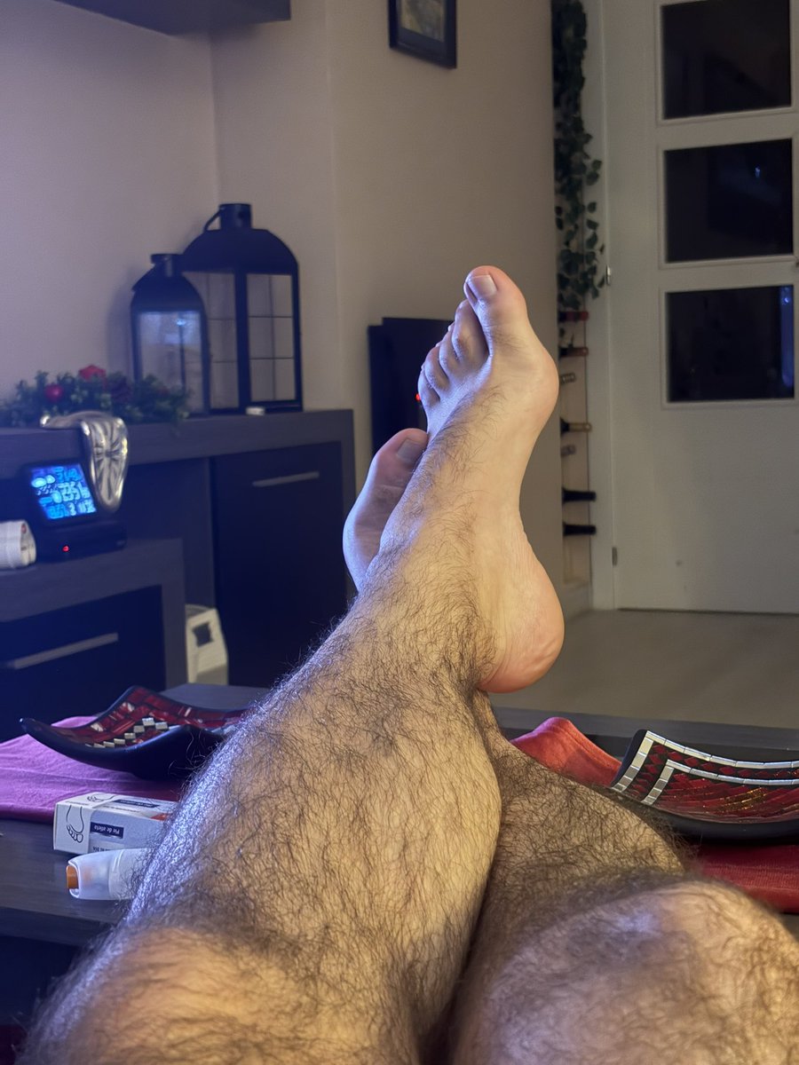 sevisex3's tweet photo. Feliz año!🎊 
😜😜 https://t.co/vhR2ktrbax