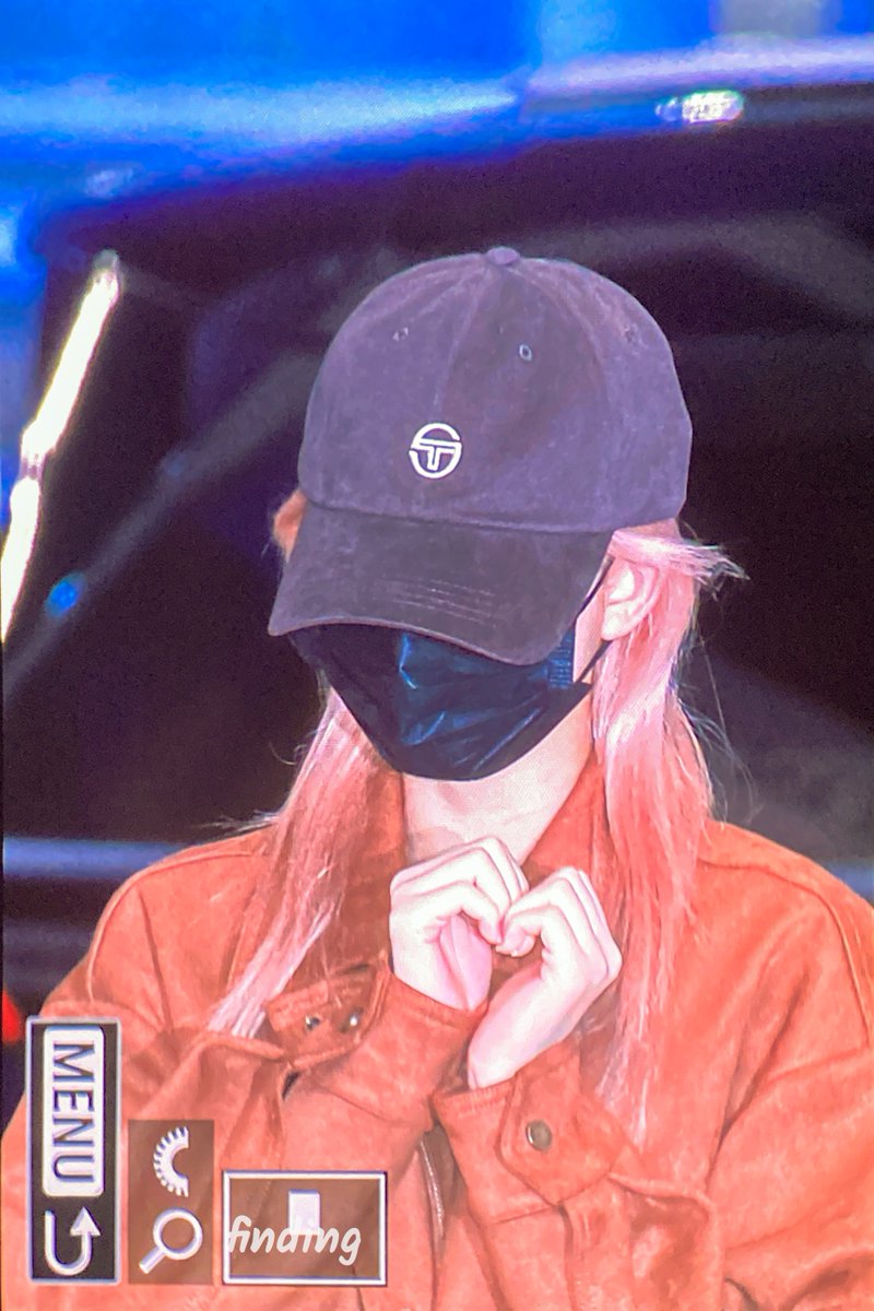 𝗳𝗶𝗻𝗱𝗶𝗻𝗴 tweet media