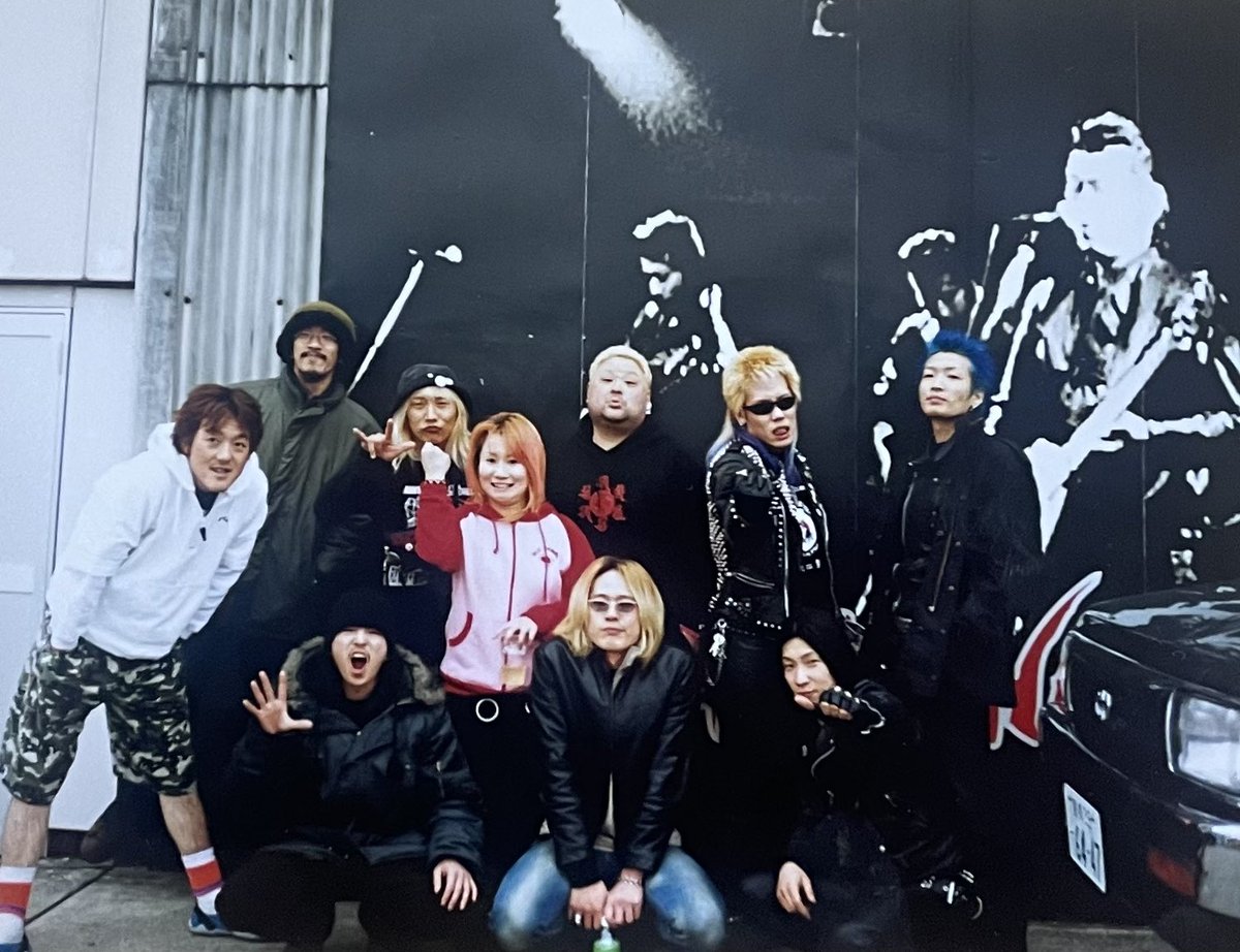 別れの度に、もう残された時間が少ない事に気付く。残りの人生、あとはリスペクトし合える同じ魂を持った仲間達と楽しく、どう生きてくか。ただそれだけ。楽しい思い出いっぱいありがとう。
chainsaw vox.Ozaki 
a.k.a. JERRY"O"THUNDER  
R.I.P.