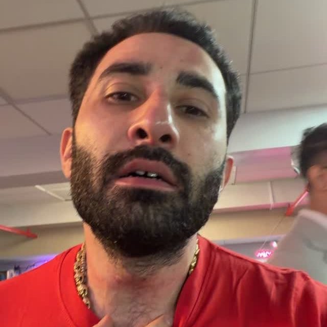 Timmy_Turnes's tweet image. 2005: @TraxNYC  founder Maksud “Trax” Agadjani opens a jewelry booth in Manhattan’s Diamond District

2026: the same name shakes all of 47th Street

&amp;gt;be Maksud Agadjani
&amp;gt;born in Baku, Azerbaijan (1986)
&amp;gt;father is a homicide detective
&amp;gt;mother is a journalist

&amp;gt;immigrate to the US…