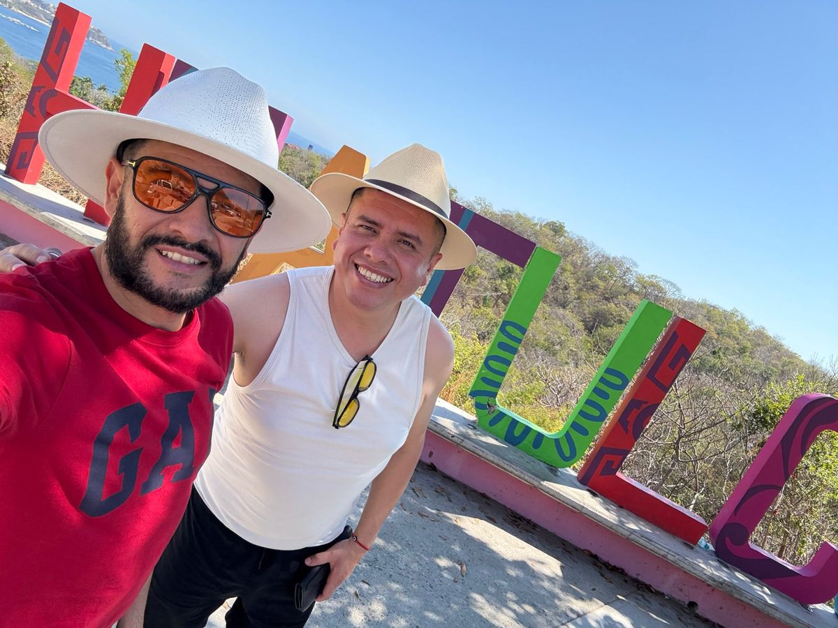 Hec_Javi's tweet photo. 🌴⛱️🏝️☀️🏖️👱🏻‍♂️❤️🧔🏻‍♂️@oskr_iin https://t.co/PE1jFcm1JR