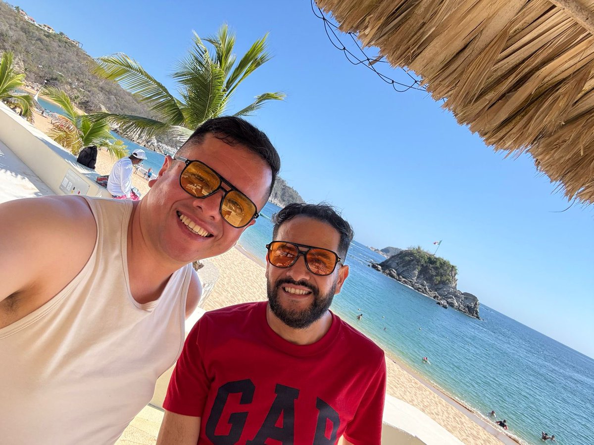 Hec_Javi's tweet photo. 🌴⛱️🏝️☀️🏖️👱🏻‍♂️❤️🧔🏻‍♂️@oskr_iin https://t.co/PE1jFcm1JR