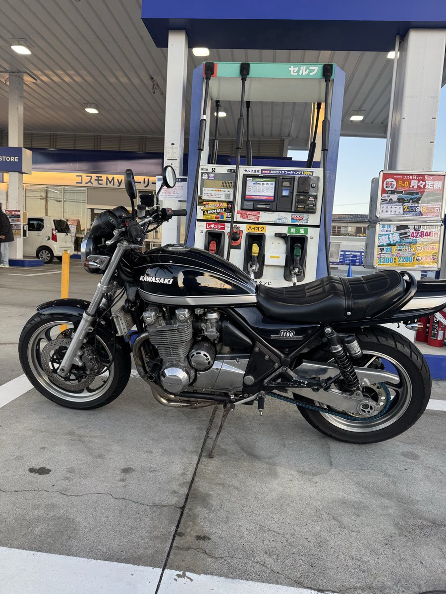 maedonblog's tweet photo. 初乗り！

今年はいっぱいバイク乗るぞ！

寒い！

#バイクレストア #ゼファー1100 #カワサキ #Kawasaki #バイク好きな人と繋がりたい https://t.co/WSE3krIKZs