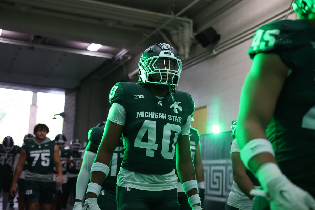Dejae_white's tweet photo. Let’s run it back white!!
#snz2 #spartannation https://t.co/txzr8EyCdA