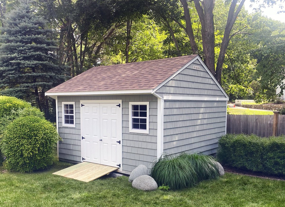 NEOutdoor's tweet image. This Quaker shed from New England Outdoor is cottage-perfect from every angle!

The shake siding brings timeless charm and storybook style to your backyard, with warm textures, classic lines, and just the right amount of character.

#CottageShed #QuakerStyle #BackyardCharm