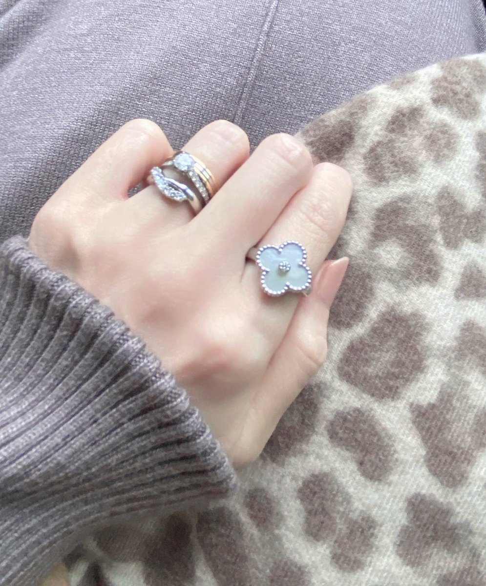 パールのリングはあまり持っていなくて慣れてないのかな？
MOPリングを着けたまま手を洗ってしまい毎回わわ！となっています…😂