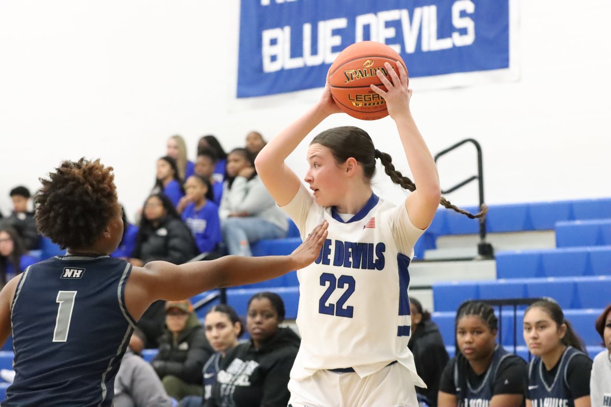 BlueDevilPhoto2's tweet image. West Haven Girls' Basketball uses a strong second half to defeat Hillhouse 55-44.  @CoachMorrell1 @SCCcommissioner @ciacsports