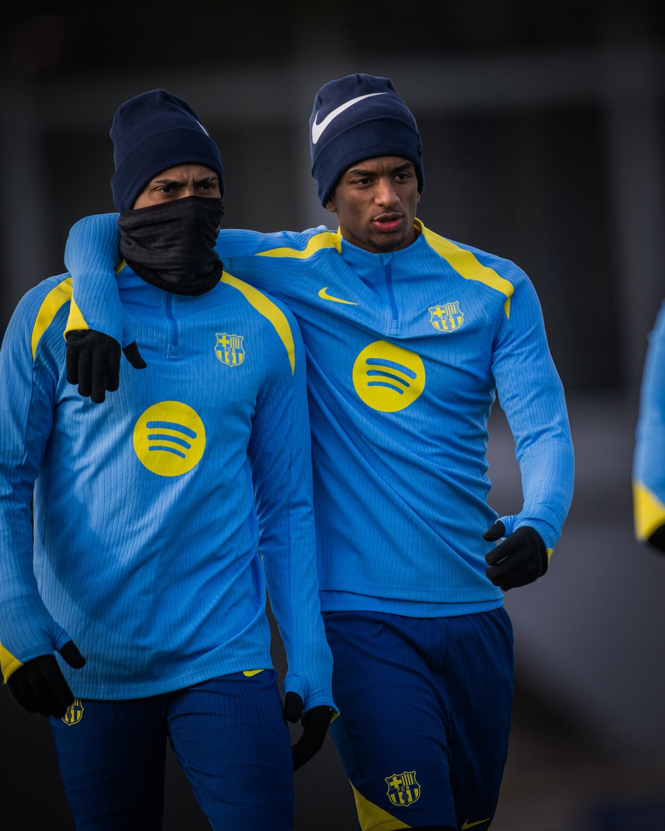 新しいトレーニングキットはどう？😉 👌 @nikefootball