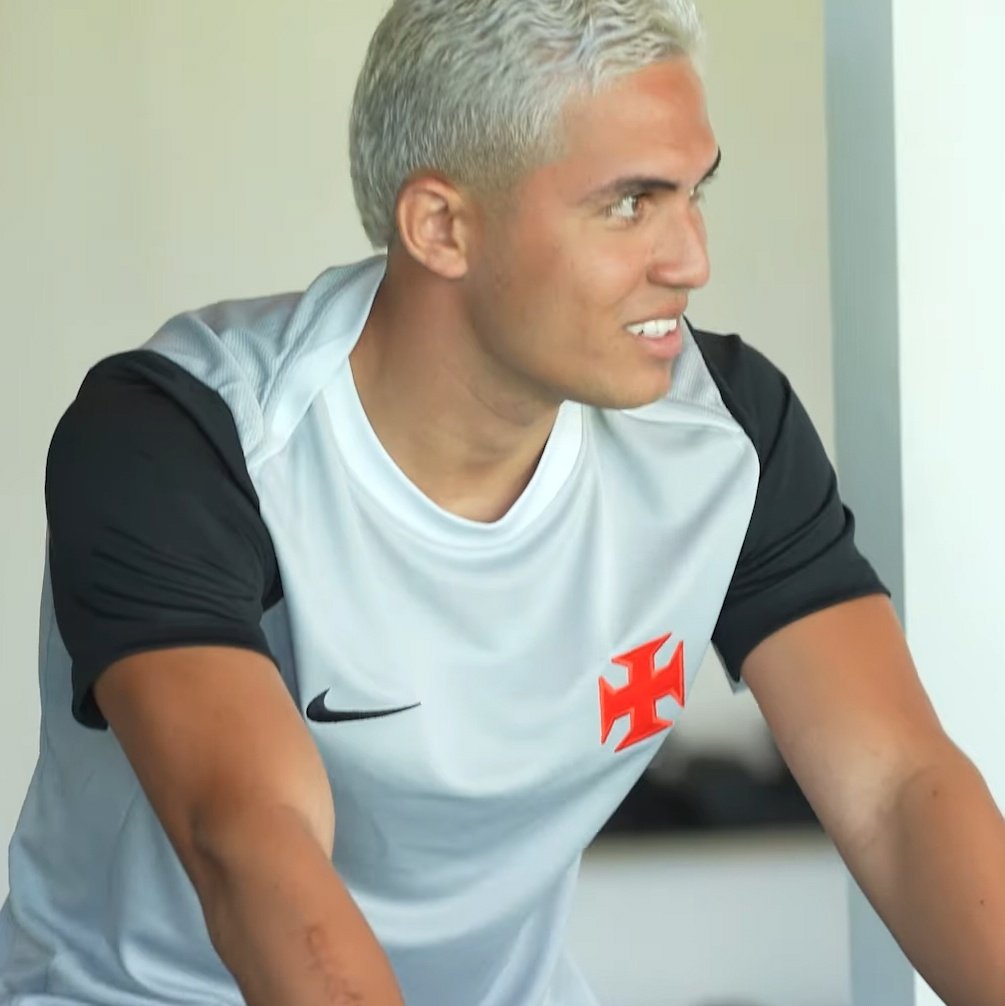 newscolina's tweet image. As camisas de treino dos jogadores e os uniformes da comissão técnica são provisórios.

A informação foi confirmada junto ao clube.