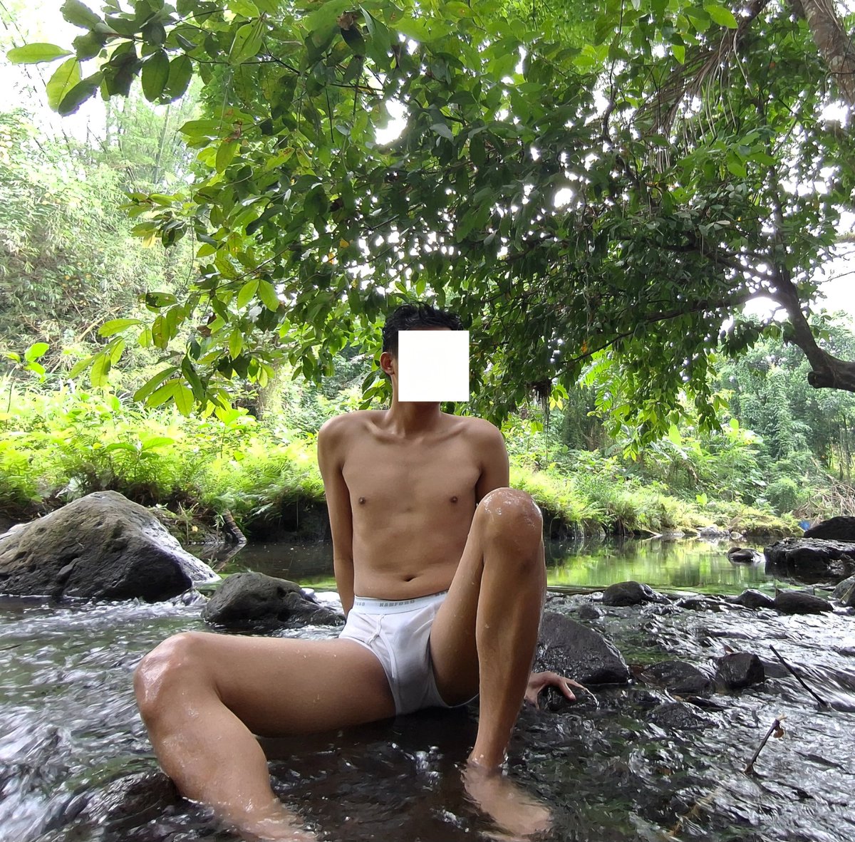 smthn_bad's tweet photo. Look who miss the nature 
#hanford #tightywhities #whitebrief https://t.co/G19ACVmvxT
