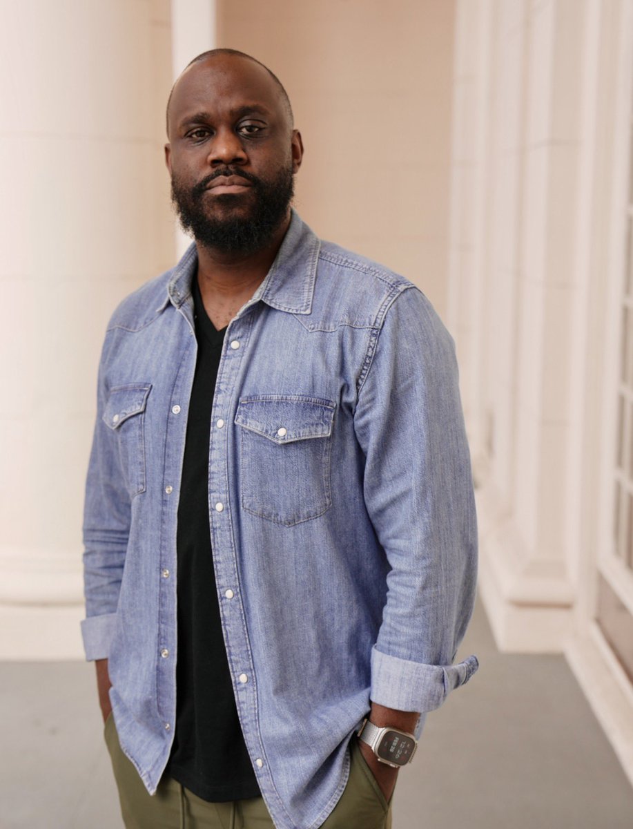 Same English VA, the late Gabe Khouth. He was the brother of Samuel Vincent  (Athrun's VA)., image size:917x1200