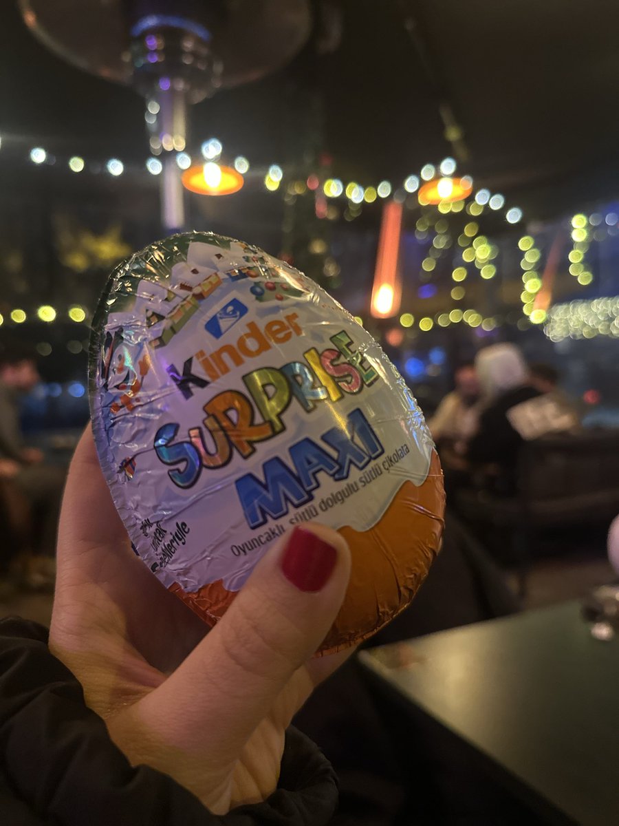 26 yaşındayım ve evet hala en sevdiğim çikolata süpriz yumurta....
😍🤩
