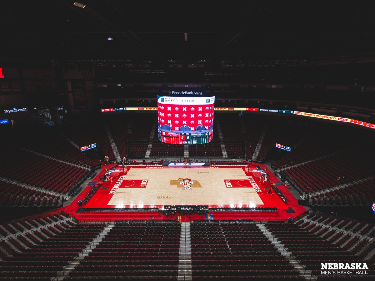 HuskerMBB's tweet photo. The calm. https://t.co/KTUs1qZ3dn