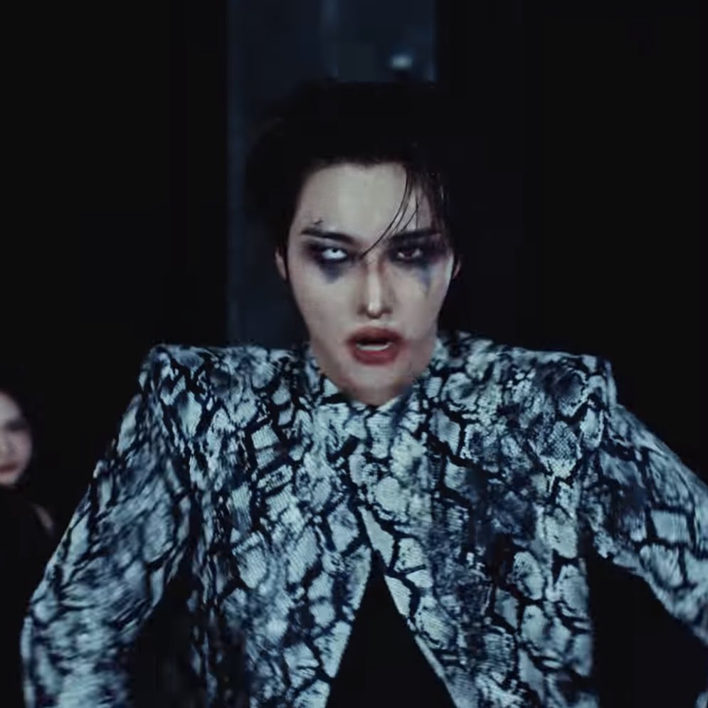 mxngicar's tweet image. i think it’s so endearing that seonghwa decided on this specific concept and makeup style for skin as it very much is inspired by dpr ian 🥺 like their mutual respect for each other.. we need a collab!!