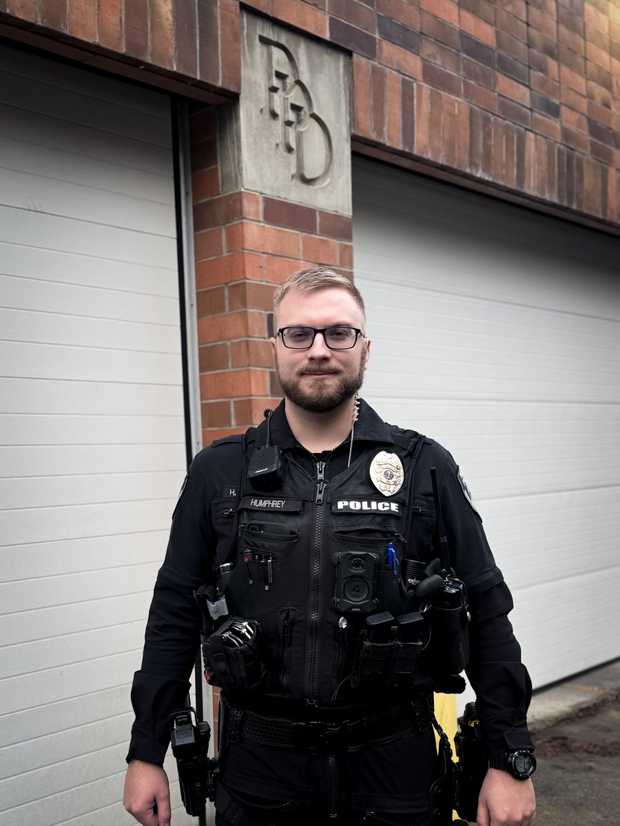 Next Officer spotlight in our #LawEnforcementAppreciationDay is Officer Humphrey!

facebook.com/PullmanPD/post…

#LEAD2025 #PullmanProud