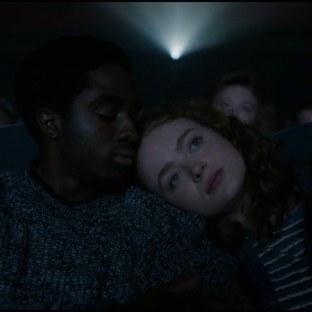 sadiesjoyce's tweet image. she grew up around sm anger, moved away from the only home she knew, lost billy &amp;amp; blamed herself, was killed &amp;amp; then stuck in her killer’s mind, &amp;amp; lost her best friend. seeing her graduate, be with the boy she’s loved for years, and with her friends was so emotional. my max ❤️‍🩹