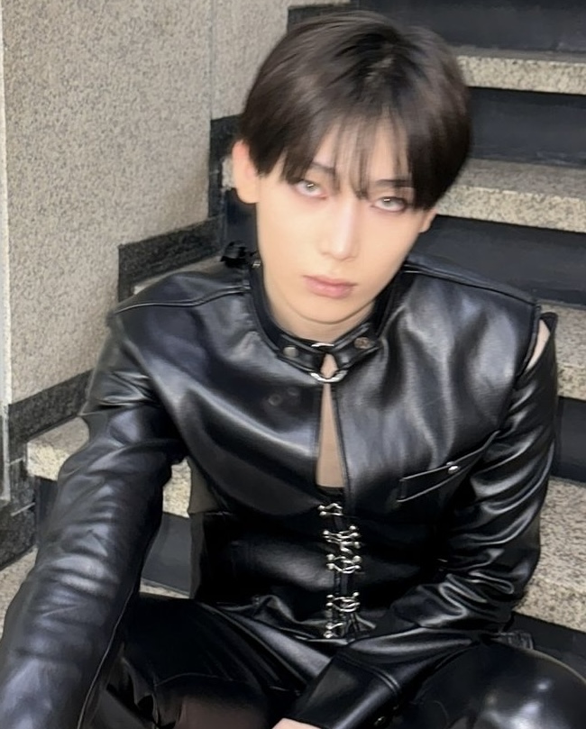 staribin's tweet image. real also can we talk abt how insane this entire look was???