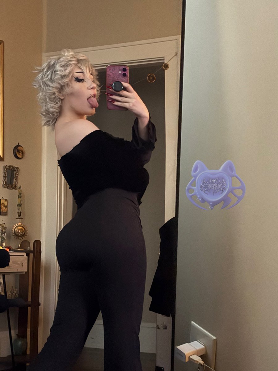 cyberjadez's tweet image. Front or back ? Which one are u picking :3