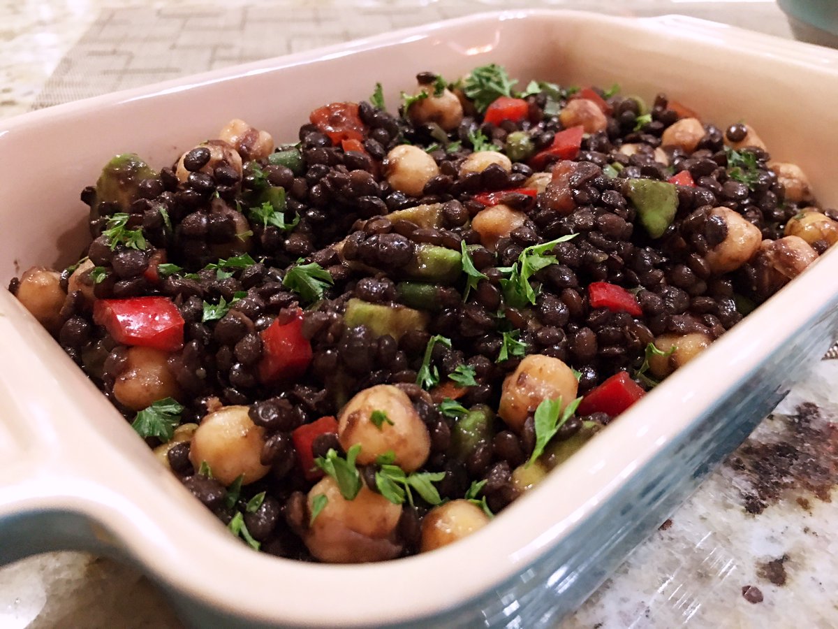 clubfoody1's tweet photo. Today is National #BeanDay 🫘
Beluga Black Lentil Salad... so healthy! 💚
(check out my next posts👆 & the previous ones 👇 for more bean recipes)

#YouTube 📽️: https://t.co/kI064nGWSP
RECIPE ➡️: https://t.co/eMxnE5fH2Q

@EventGuideToday @DiningGuide2Day #RecipeOfTheDay