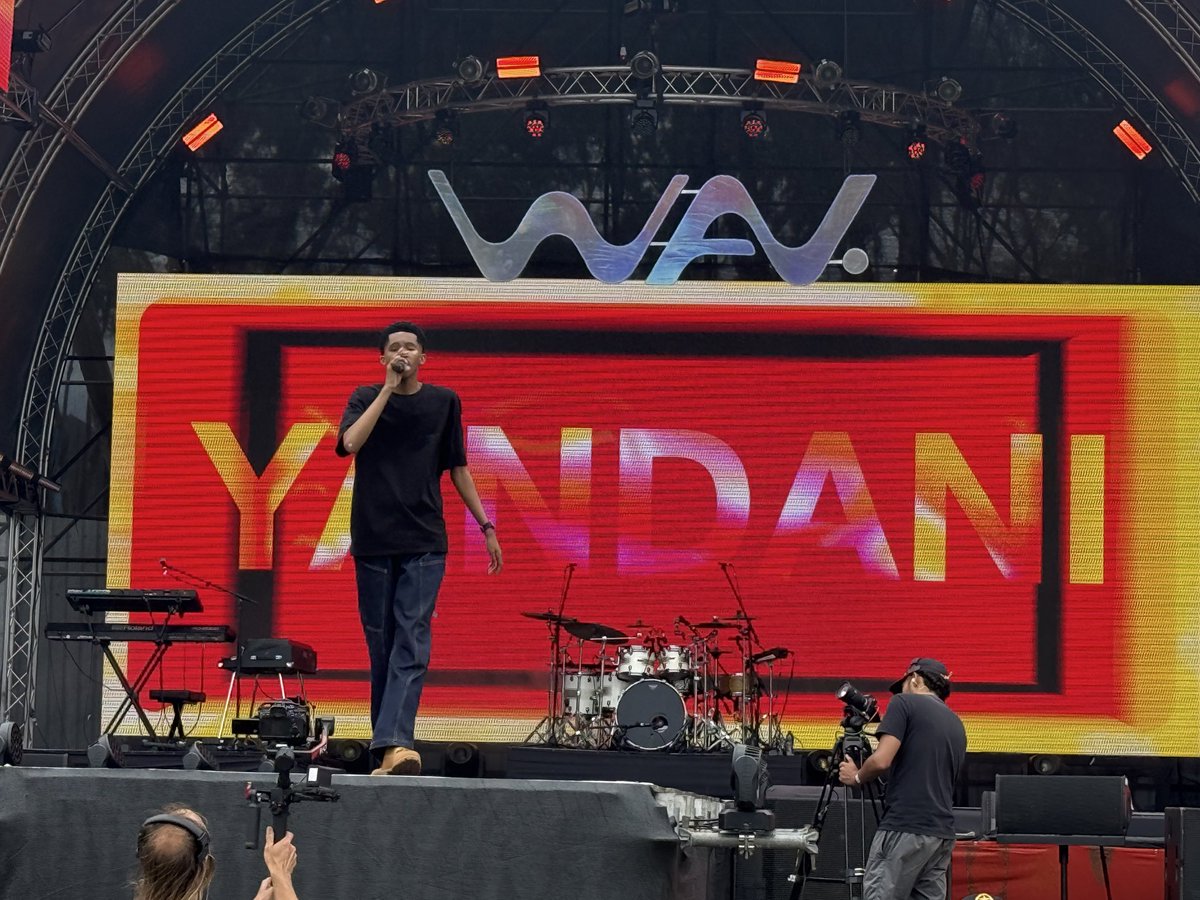Yandani__'s tweet image. began my new year by performing at WAV Festival alongside so many great artists 🥹