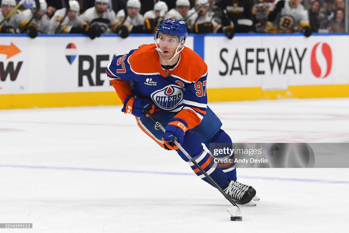 EricJFriesen's tweet photo. NHL Most Points In One Month Since 2000:

𝟭. 𝗖𝗼𝗻𝗻𝗼𝗿 𝗠𝗰𝗗𝗮𝘃𝗶𝗱 (𝗗𝗲𝗰. 𝟮𝟬𝟮𝟱) - 𝟯𝟰
2. Steven Stamkos (Apr. 2022) - 33
3. Jaromir Jagr (Mar. 2001) - 31
4. Connor McDavid (Dec. 2022) - 31
5. Nikita Kucherov (Apr. 2022) - 31
6. Connor McDavid (Mar. 2024) - 31
7. Nikita Kucherov (Dec. 2018) - 30
8. Connor McDavid (Mar. 2023) - 29
9. Nathan MacKinnon (Dec. 2023) - 29
10. Mario Lemieux (Mar. 2001) - 28