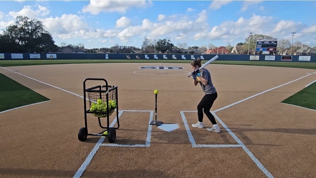 EmiryJeane's tweet image. Working on placement at the field today. Gotta love the new turf! 
#Slapper #TripleThreat
@STMsoftball
@ImpactGoldOrg @IGNational2029