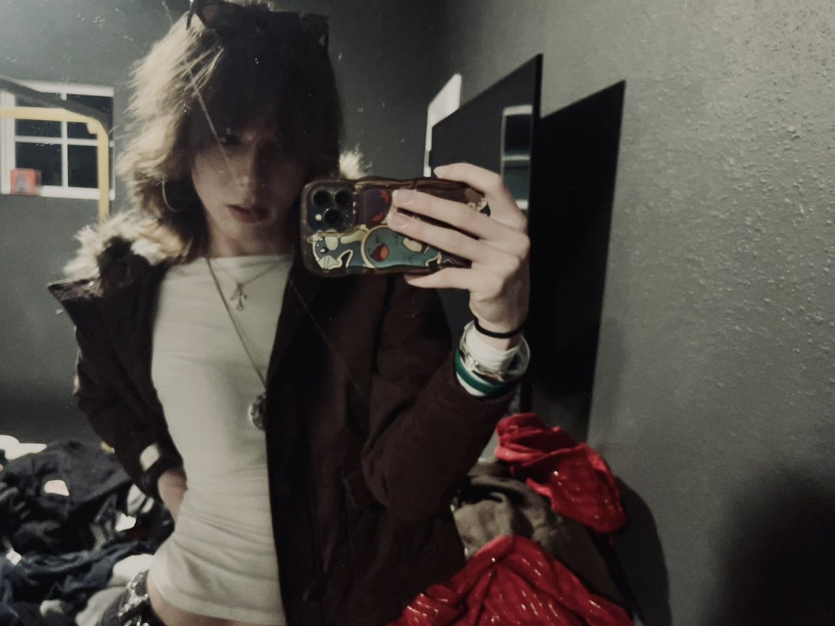 weirdrandomguy5's tweet image. opened my dms again but uhh not saying im gonna respond to all of them #femboy #crossdresser #twink