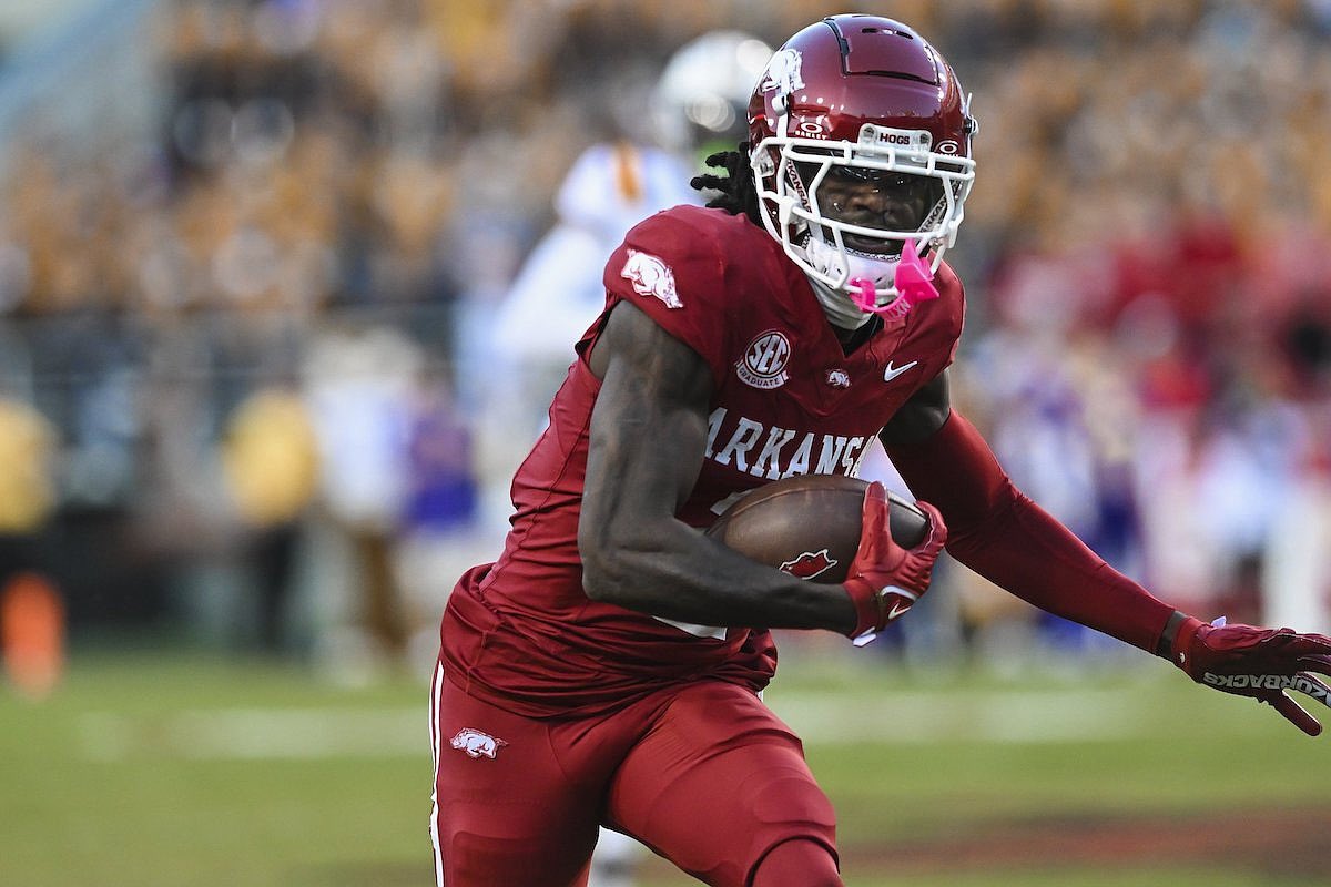 supermanray3's tweet image. Blessed to receive an offer from Arkansas 🙏🏽❗️@CoachYACJohnson @CoachRobertVal @samspiegs @JPrestonSports @On3Recruit @Rivals @JeritRoser @PrepRedzoneLA