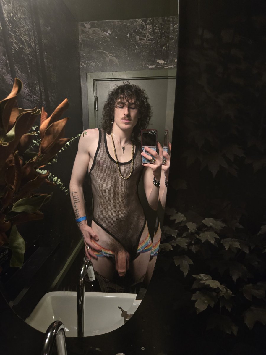 Nye drunk bathroom pics! Sorry people who had to wait on me.