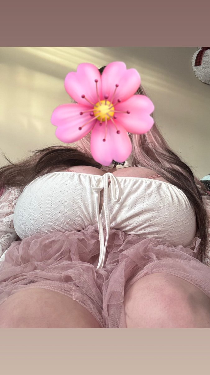 gl1ttrguts's tweet image. bow down 

#nsfwtwt #nsfw #cnc #ddlg #ageplay #fauxcest