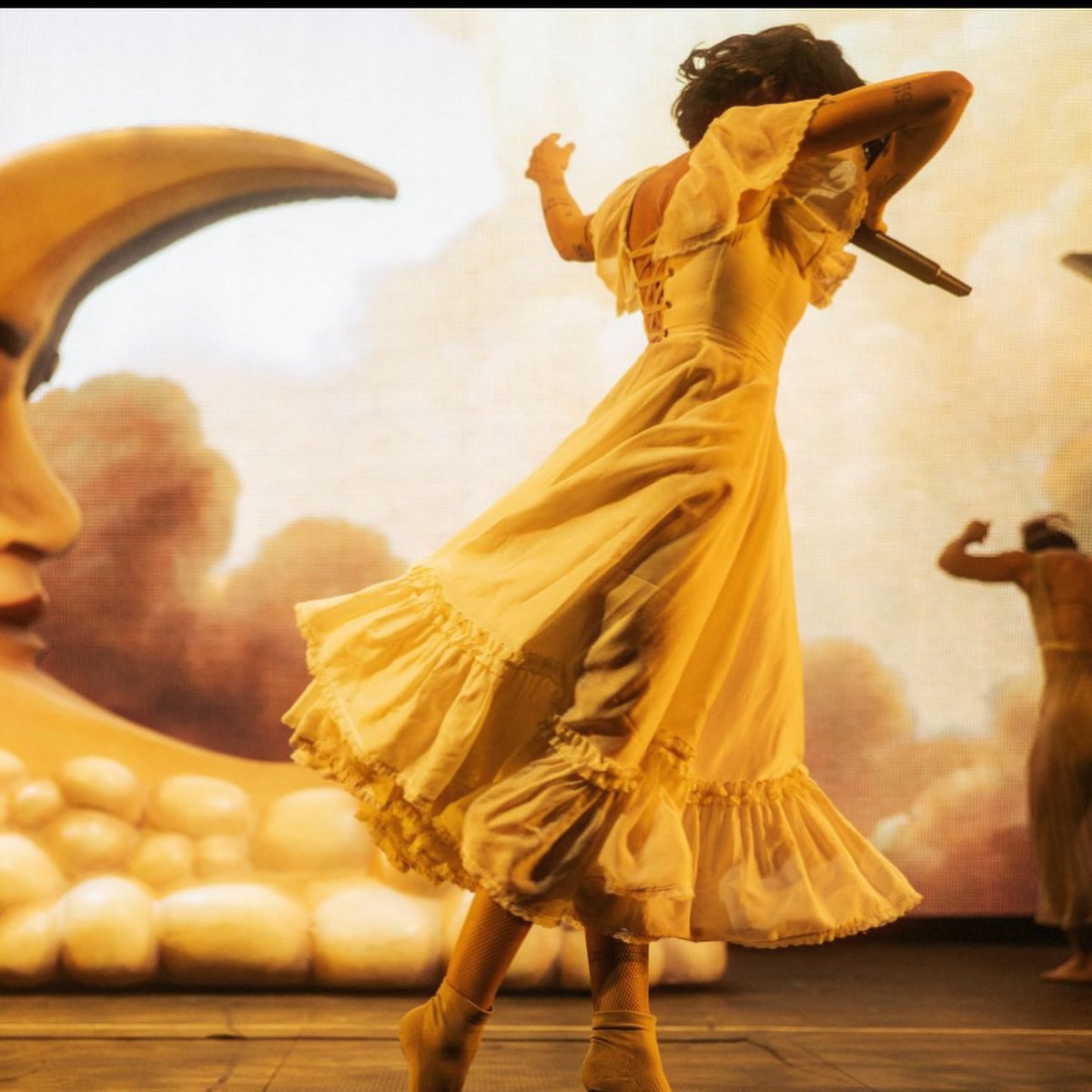 hellfindsyou's tweet image. i feel something so deeply for majestic princess halsey