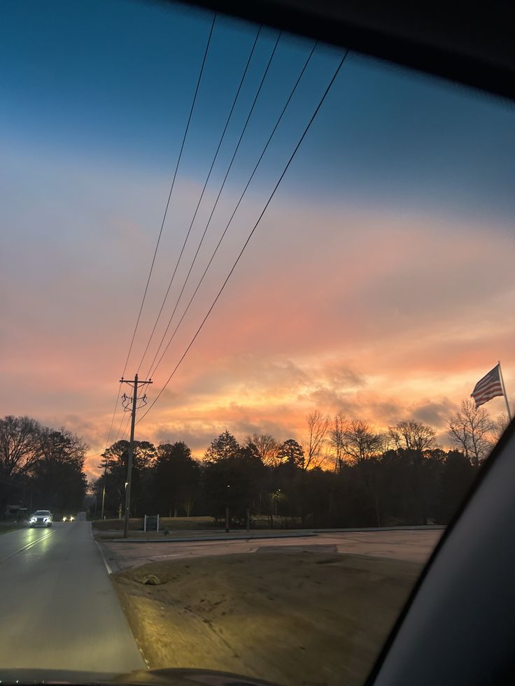 Elizabeth 🇱🇷 tweet media