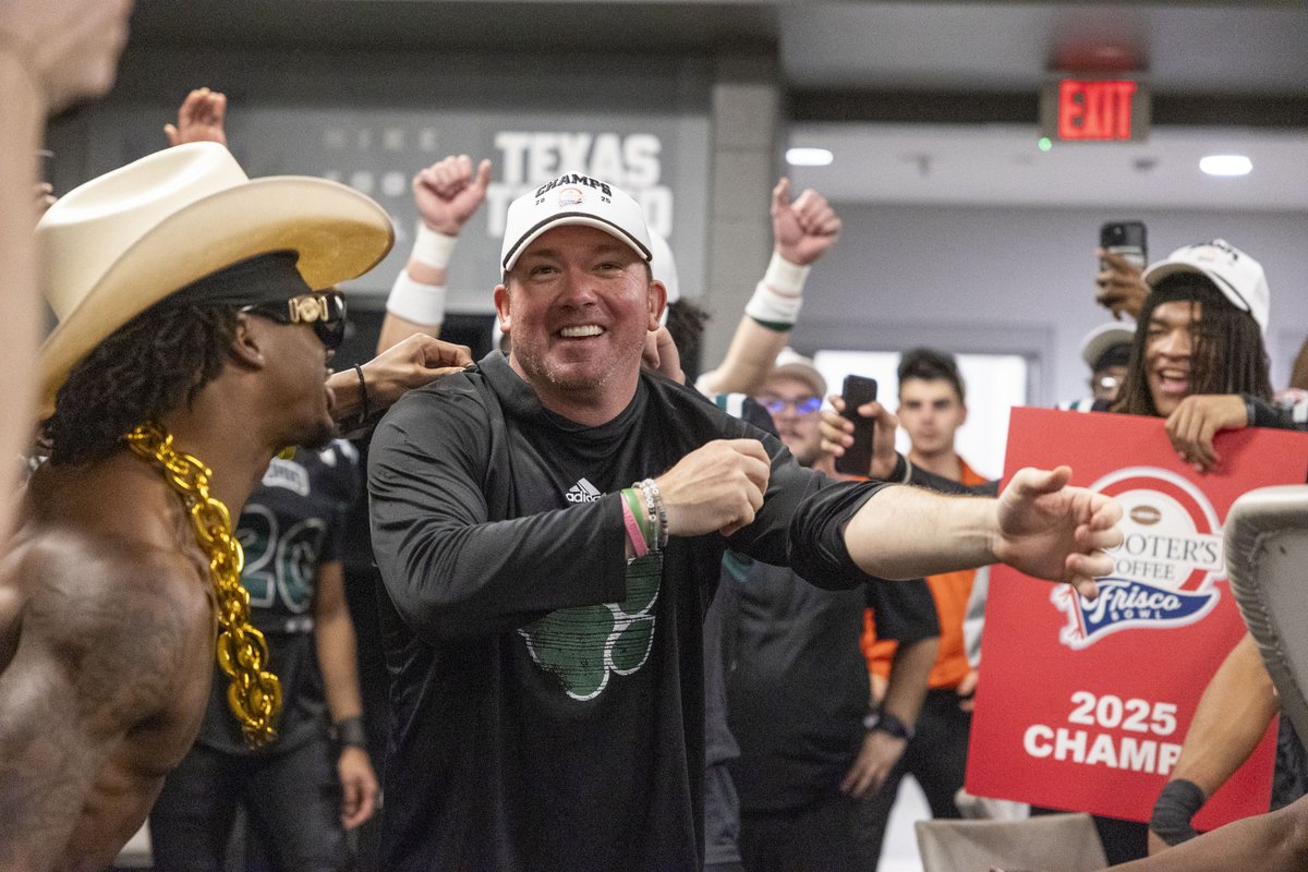 ohiou's tweet image. Ohio’s First and Finest... the only team in the state to win a bowl game this season! 🏈🏆

@OhioFootball | #OUohyeah