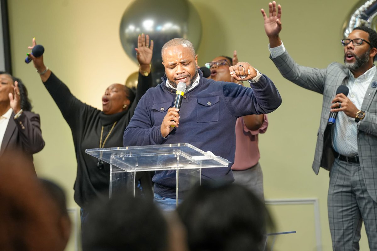 CFamC's tweet image. CFC Celebrated the New Year! We are 'Redeeming the Time: Taking Advantage of Opportunities and Open Doors' this year. Ephesians 5:14-19, Nehemiah 1:1-4 [Pray, Plan, Pursue, Possess, Prosper] Photo Credit: Elbert Alexander