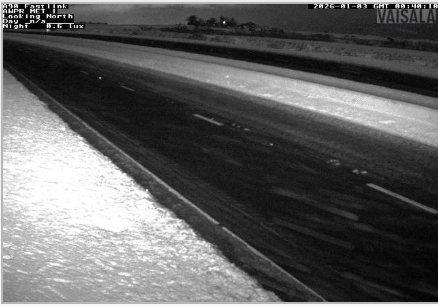 ARL_AWPR's tweet photo. The AWPR team are out with spreaders and tractors dealing with the conditions. Still more snow forecast so drive safe at to the conditions.
They will be out tonight with the team back out tomorrow. #driversafe https://t.co/aqQYlFpQLr