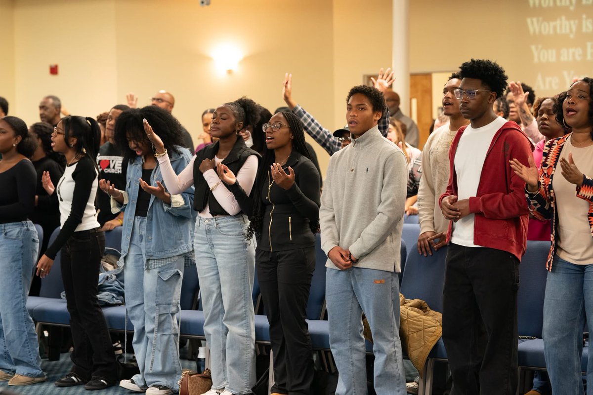 CFamC's tweet image. CFC Celebrated the New Year! We are 'Redeeming the Time: Taking Advantage of Opportunities and Open Doors' this year. Ephesians 5:14-19, Nehemiah 1:1-4 [Pray, Plan, Pursue, Possess, Prosper] Photo Credit: Elbert Alexander