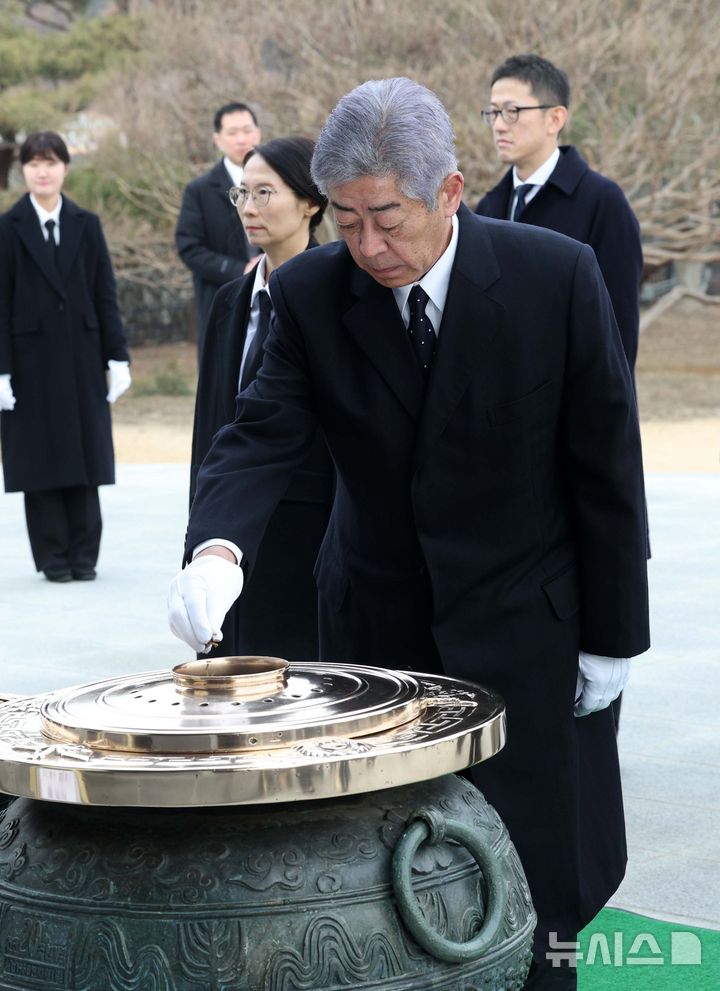 jiro_0026's tweet image. 靖国神社は参拝しないのに顕忠院は参拝する岩屋毅

絶対に許せない人🙋