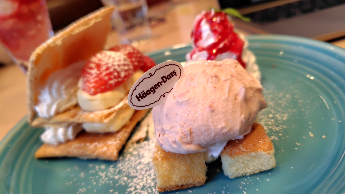 lifeworkcreator's tweet photo. ロイヤルホストでランチ、ジョナサンでデザートをいただいたんだけど、両者でサービス提供の仕方があまりにも違って驚いた

『誰に、何を、なぜ提供するのか』によって、"手段"が変わるいい例 https://t.co/gj8kzsbbX6