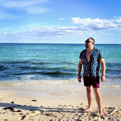 PpMuoz's tweet image. #NuevaFotoDePerfil
Hoy agradezco haber llegado hasta acá 😎🌴