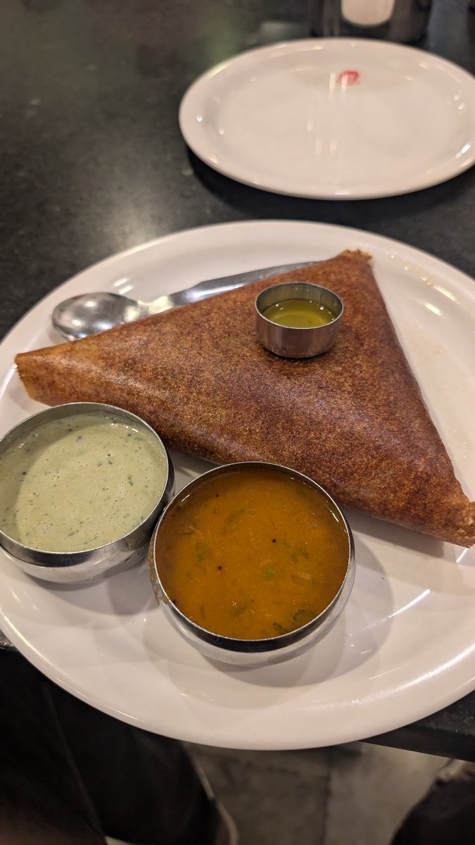 GanduGreenwood's tweet image. In MTR belting dosa alone #lifeupdates