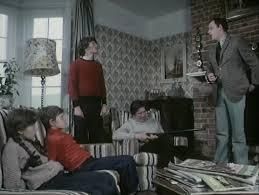 TalkingPicsTV's tweet photo. Two children are held hostage by escaped criminals from a nearby prison!
THE HOSTAGES (1975) 6:45am #StephenGarlick #RayBarrett #RobinAskwith family drama from the #ChildrensFilmFoundation #TPTVsubtitles https://t.co/Fzz9P8uR4A