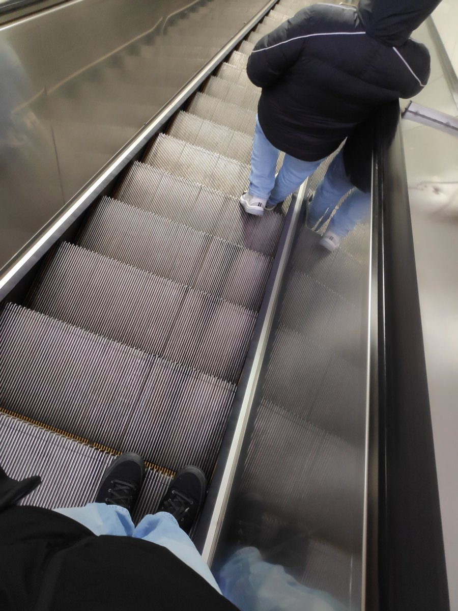 Ülkece radikal bir karar aldık (öndeki abiyi tanımıyorum)