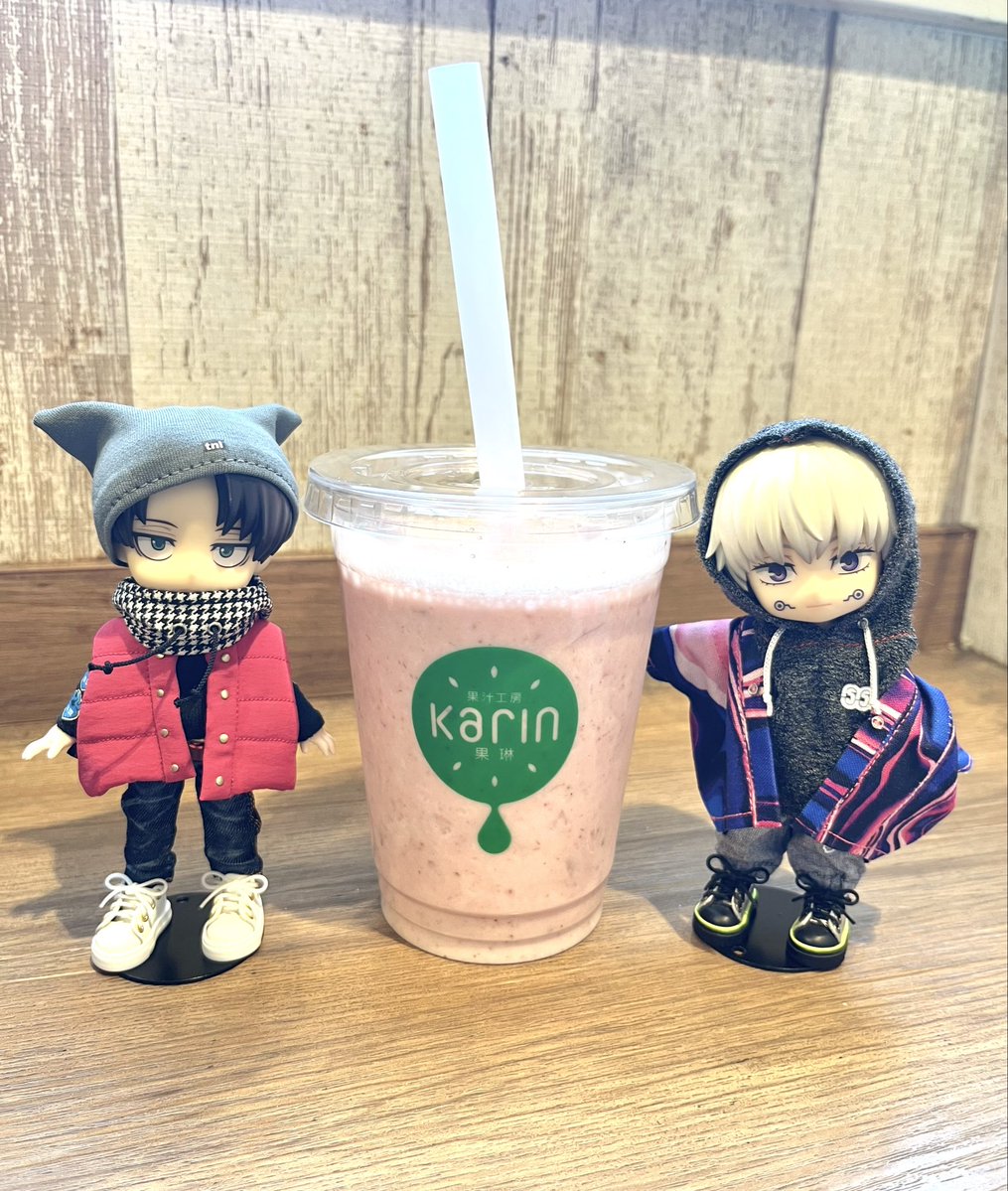 近所だけどお出かけ先で📸
ここ数年随分値上がってしまったジュース🎫を久々に購入してすぐ使う😇
いちごミルクんまかった😋💕(当然Lサイズ)